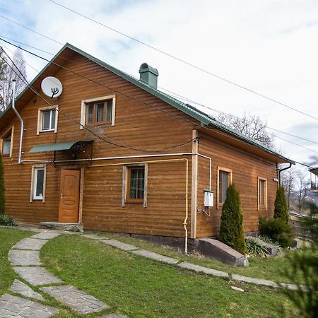 "Анастасія" 亚列姆切 外观 照片